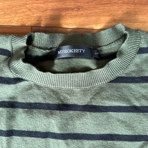 Merokeety Green and Black Stripes Puff Shoulder Sweater size Small - Picture 4 of 4